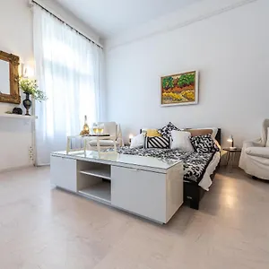 Vintage Elegance Mostcentralapt !vaci Street! Apartment Budapest